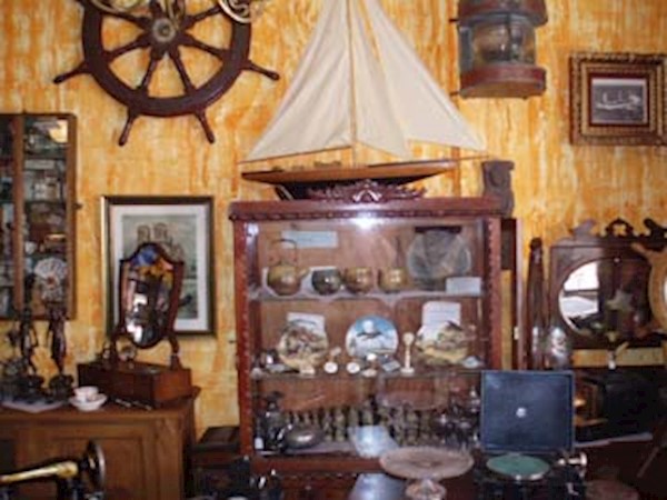 Antique Second Hand Shop